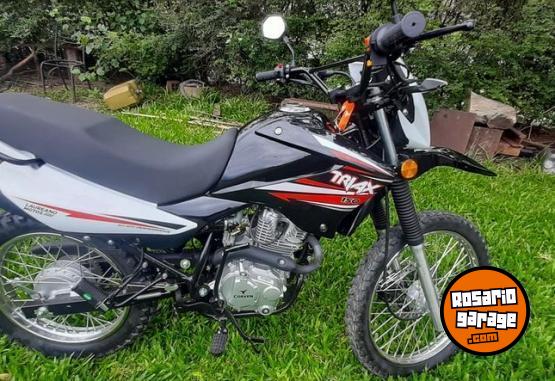 Motos - Corven triax 2023 Nafta 19Km - En Venta