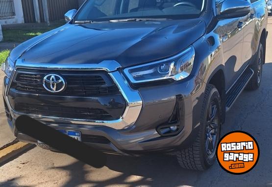 Camionetas - Toyota Hilux SRV 2022 Diesel 13500Km - En Venta