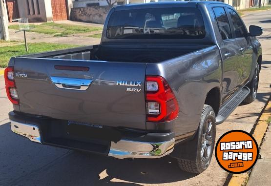 Camionetas - Toyota Hilux SRV 2022 Diesel 13500Km - En Venta