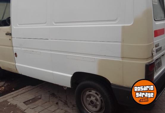 Utilitarios - Renault Trafic 1998 Diesel 200000Km - En Venta