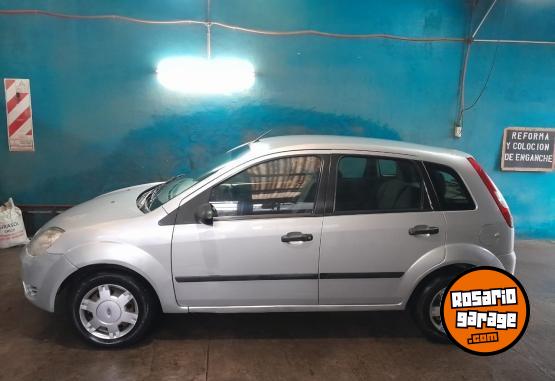 Autos - Ford Fiesta ambiente 2004 Nafta 300000Km - En Venta