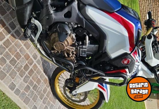 Motos - Honda AFRICA  TWIN 2017 Nafta 26300Km - En Venta