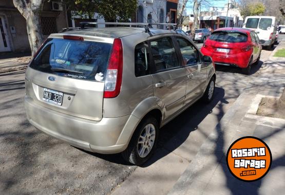 Autos - Ford Fiesta Edge plus MP3 2008 Nafta 119000Km - En Venta