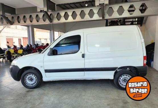 Utilitarios - Peugeot Partner Confort 1.4 2011 Nafta 170000Km - En Venta