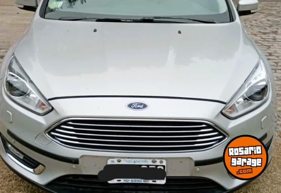 Autos - Ford Focus III Sedan Titanium 2016 Nafta 139500Km - En Venta