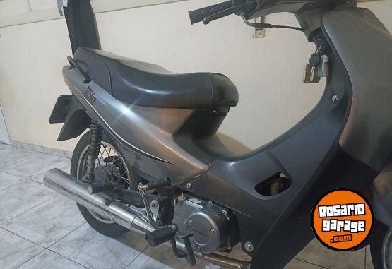 Motos - Guerrero 110 trip base 2021 Nafta 8780Km - En Venta