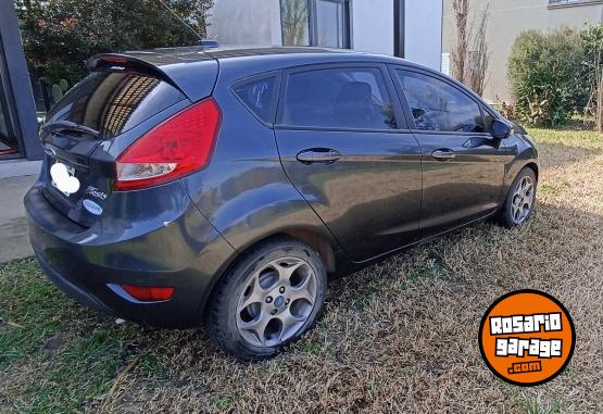 Autos - Ford Fiesta Kinetic Titanium 2011 Nafta 131500Km - En Venta