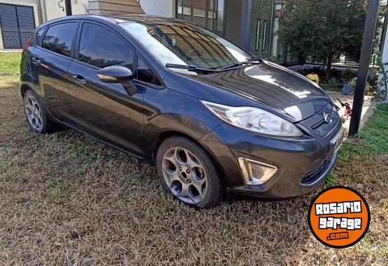 Autos - Ford Fiesta Kinetic Titanium 2011 Nafta 131500Km - En Venta