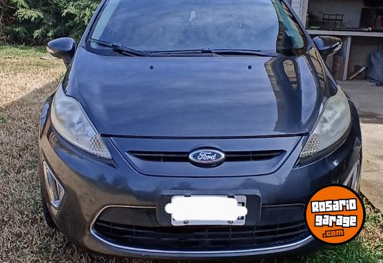 Autos - Ford Fiesta Kinetic Titanium 2011 Nafta 131500Km - En Venta