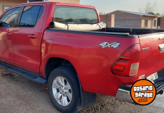 Camionetas - Toyota HILUX SRV 4X4 2016 Diesel 184560Km - En Venta