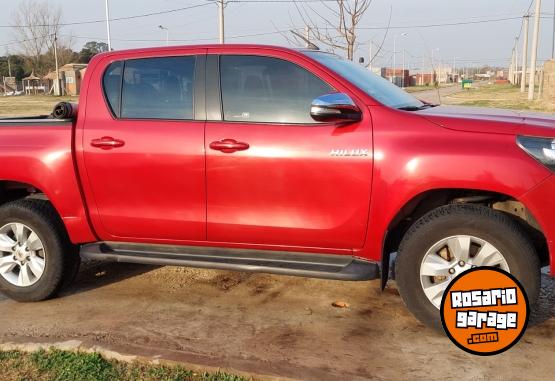 Camionetas - Toyota HILUX SRV 4X4 2016 Diesel 184560Km - En Venta