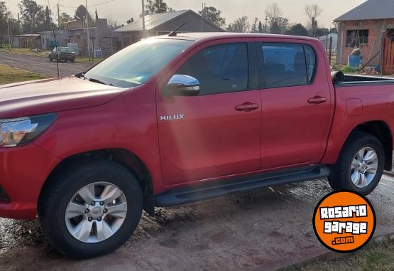 Camionetas - Toyota HILUX SRV 4X4 2016 Diesel 184560Km - En Venta