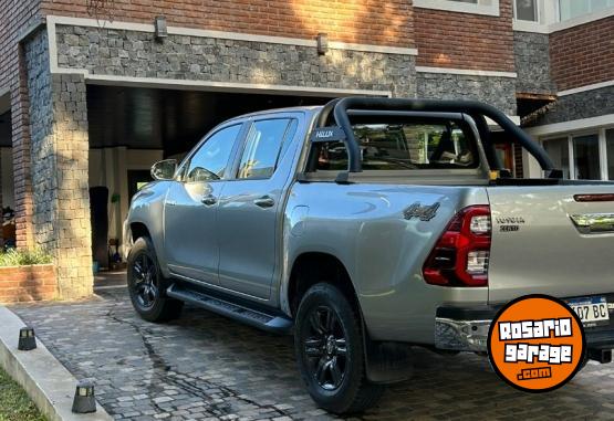 Camionetas - Toyota Hilux SRV 2022 Diesel 91000Km - En Venta