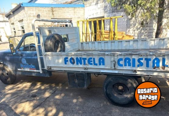 Camiones y Gras - Ford F4000 -  Caja Plana - En Venta