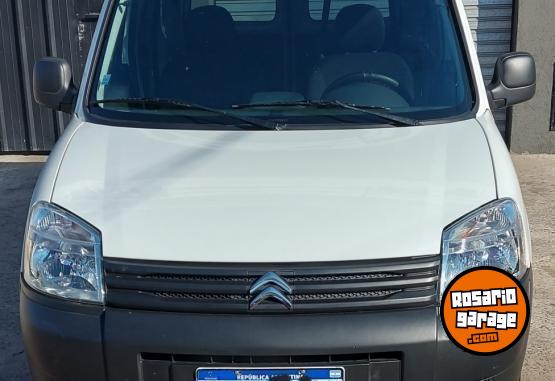 Utilitarios - Citroen Berlingo 2023 Nafta 22000Km - En Venta