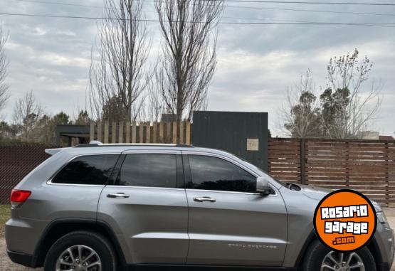 Camionetas - Jeep Grand cherokee 2015 Nafta 163000Km - En Venta