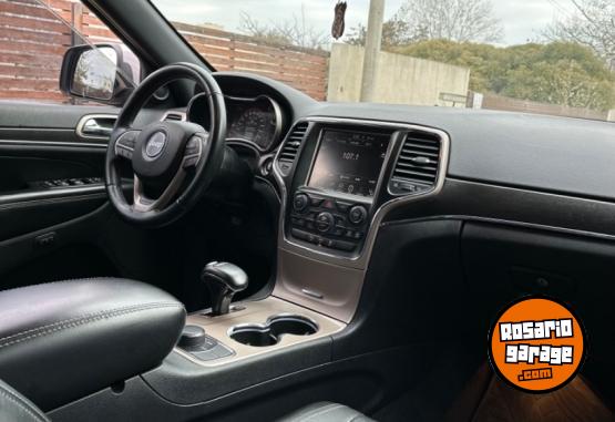 Camionetas - Jeep Grand cherokee 2015 Nafta 163000Km - En Venta