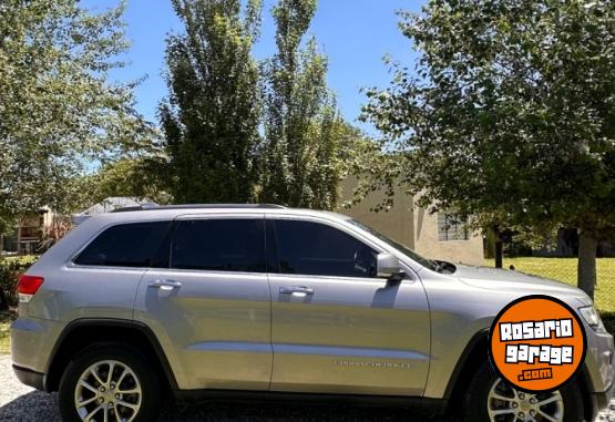 Camionetas - Jeep Grand cherokee 2015 Nafta 163000Km - En Venta