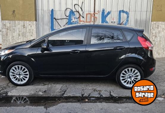 Autos - Ford Fiesta kinetic 2014 Nafta 87000Km - En Venta