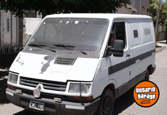 Utilitarios - Renault trafic 1999 Diesel 200000Km - En Venta