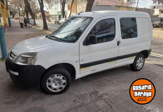 Utilitarios - Peugeot Partner furgn vidriado 2016 Diesel 120000Km - En Venta