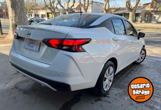 Autos - Nissan Versa Sense 2021 Nafta 85000Km - En Venta