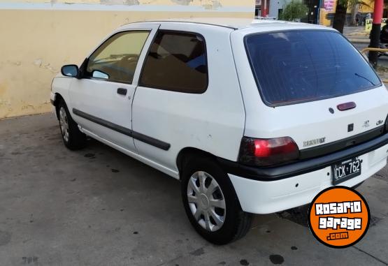 Autos - Renault Clio 1998 Diesel 300000Km - En Venta