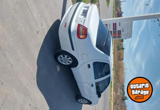 Autos - Fiat Siena 2003 Nafta 190000Km - En Venta