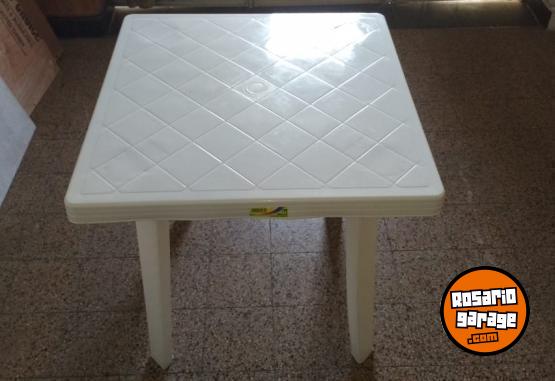 Hogar - mesa plastica con patas desmontables nueva - En Venta