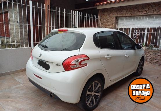 Autos - Peugeot 208 Allure Touch 2016 Nafta 131000Km - En Venta