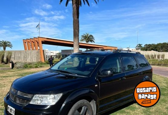 Camionetas - Dodge jorny 2011 Nafta 130000Km - En Venta