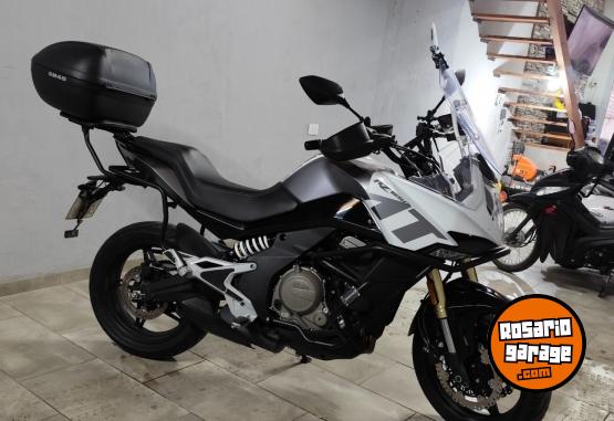 Motos - CF 650MT 2022 Nafta 5350Km - En Venta