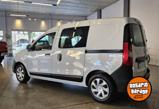 Utilitarios - Renault Kangoo 2022 Nafta 51000Km - En Venta