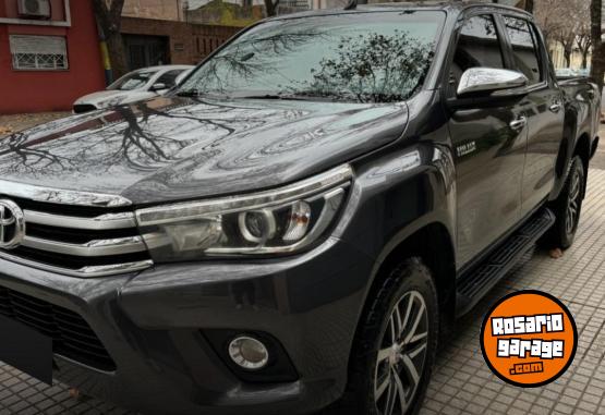 Camionetas - Toyota Hilux SRV 4x4 2017 Diesel 229000Km - En Venta