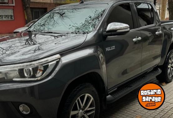 Camionetas - Toyota Hilux SRV 4x4 2017 Diesel 229000Km - En Venta