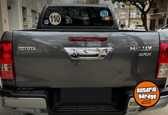 Camionetas - Toyota Hilux SRV 4x4 2017 Diesel 229000Km - En Venta