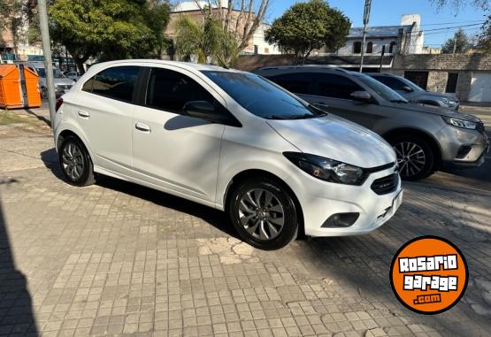 Autos - Chevrolet onix 2023 Nafta 18000Km - En Venta