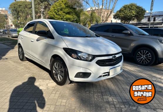 Autos - Chevrolet onix 2023 Nafta 18000Km - En Venta