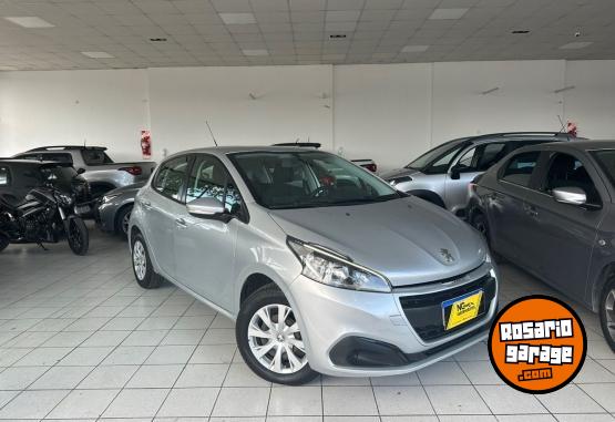 Autos - Peugeot 208 Active 2017 Nafta 75000Km - En Venta