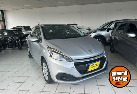 Autos - Peugeot 208 Active 2017 Nafta 75000Km - En Venta