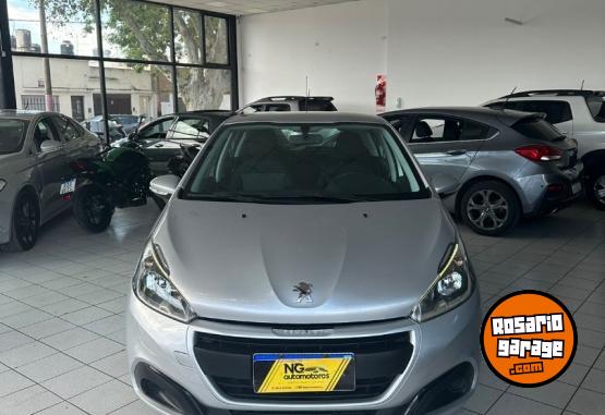 Autos - Peugeot 208 Active 2017 Nafta 75000Km - En Venta