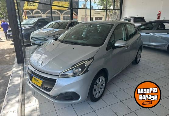 Autos - Peugeot 208 Active 2017 Nafta 75000Km - En Venta