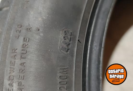 Accesorios para Autos - 185 60 15 *** 2 CUBIERTAS PIRELLI Impecables $150.000 El Par No Bajo Precio! - En Venta