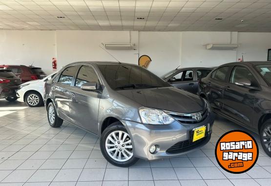 Autos - Toyota Etios XLS 2014 Nafta 100000Km - En Venta