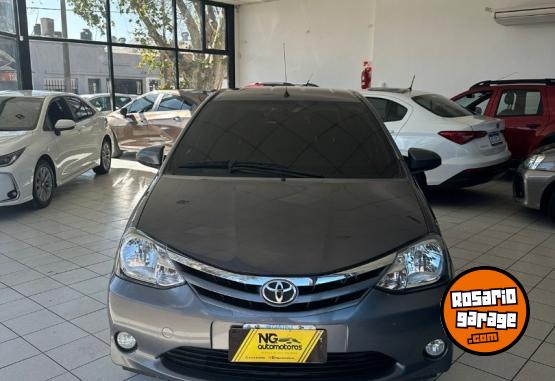 Autos - Toyota Etios XLS 2014 Nafta 100000Km - En Venta