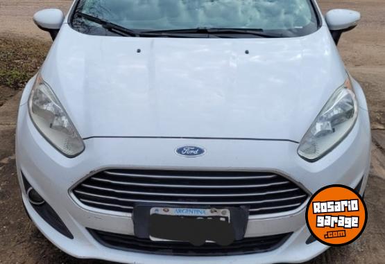 Autos - Ford Fiesta Kinetic Design 2014 Nafta 195000Km - En Venta