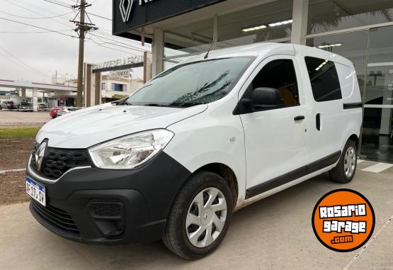 Utilitarios - Renault Kangoo 2022 Nafta 125600Km - En Venta