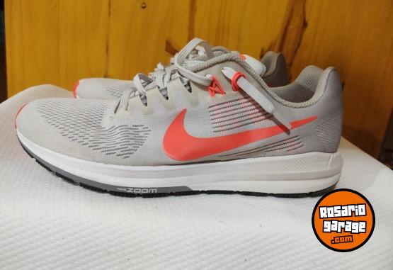 Indumentaria - Zapatilla Nike zoom structure running - En Venta