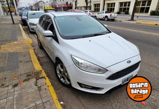 Autos - Ford FOCUS 5P 2.0 N AT SE PLUS 2015 Nafta 105000Km - En Venta