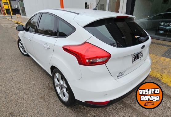 Autos - Ford FOCUS 5P 2.0 N AT SE PLUS 2015 Nafta 105000Km - En Venta